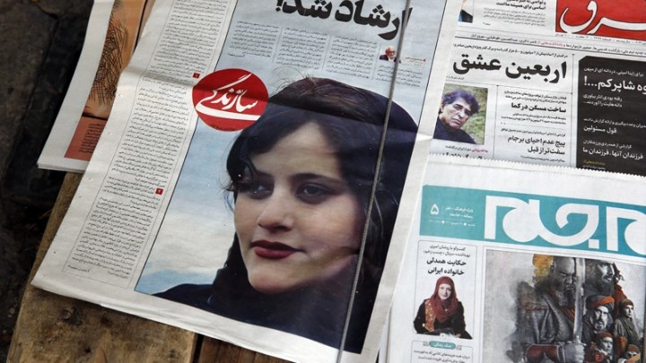 ΕΕ και Γαλλία καταδικάζουν τον «απαράδεκτο» θάνατο 22χρονης στο Ιράν