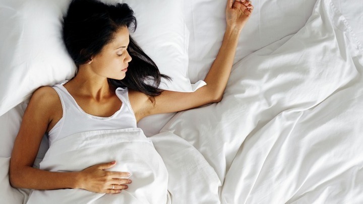 Ο ύπνος έως πέντε ώρες το βράδυ αυξάνει τον κίνδυνο για πολλαπλές χρόνιες παθήσεις, σύμφωνα με γαλλο-βρετανική έρευνα