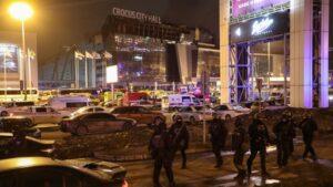 Πολύνεκρη τρομοκρατική επίθεση σε συναυλιακό χώρο κοντά στη Μόσχα