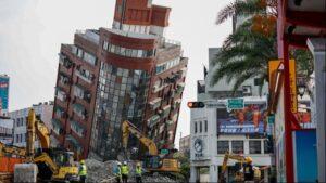 Διασώσεις εγκλωβισμένων στην Ταϊβάν μετά τον σεισμό των 7,4 Ρίχτερ – 9 νεκροί, πάνω από 1.000 οι τραυματίες